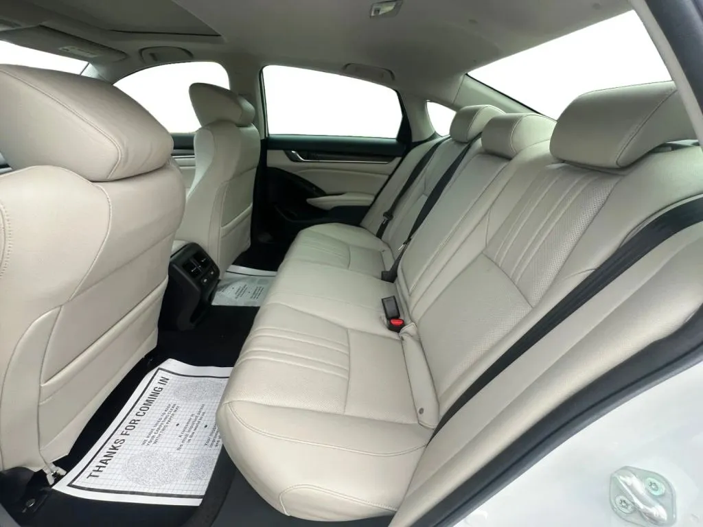 Honda Accord photo 14
