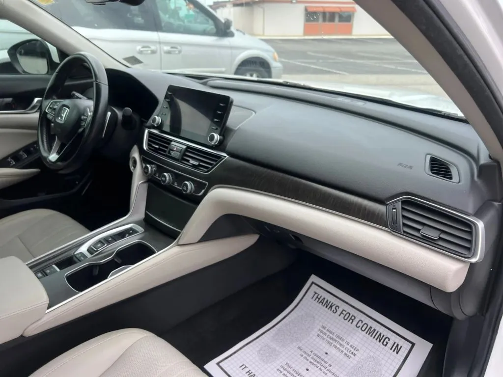 Honda Accord photo 17