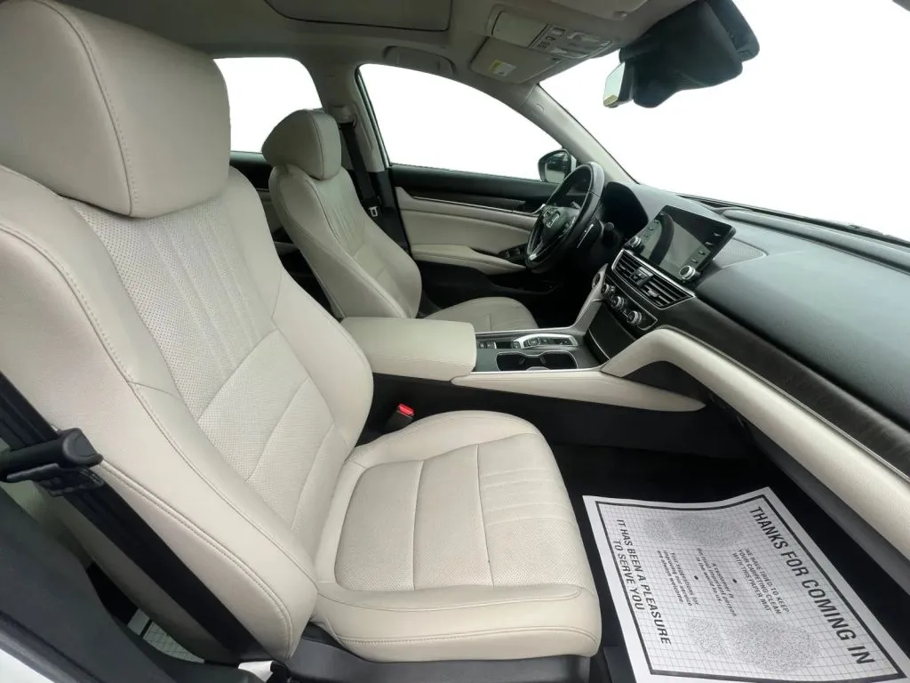 Honda Accord photo 15
