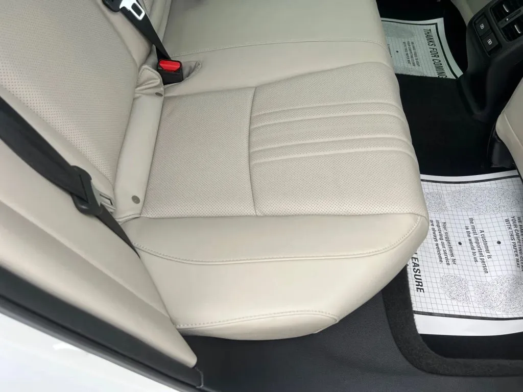 Honda Accord photo 20