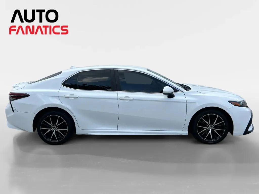 Toyota Camry photo 7