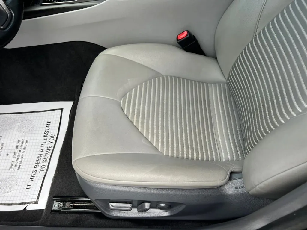 Toyota Camry photo 24
