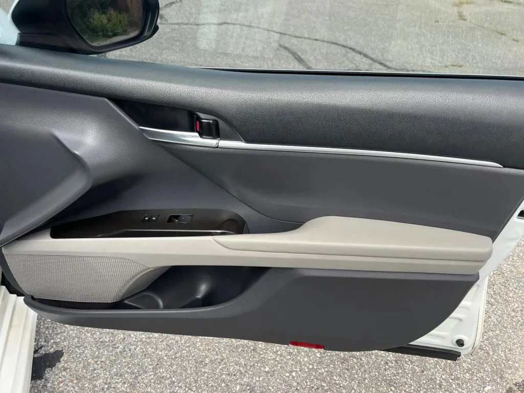 Toyota Camry photo 18