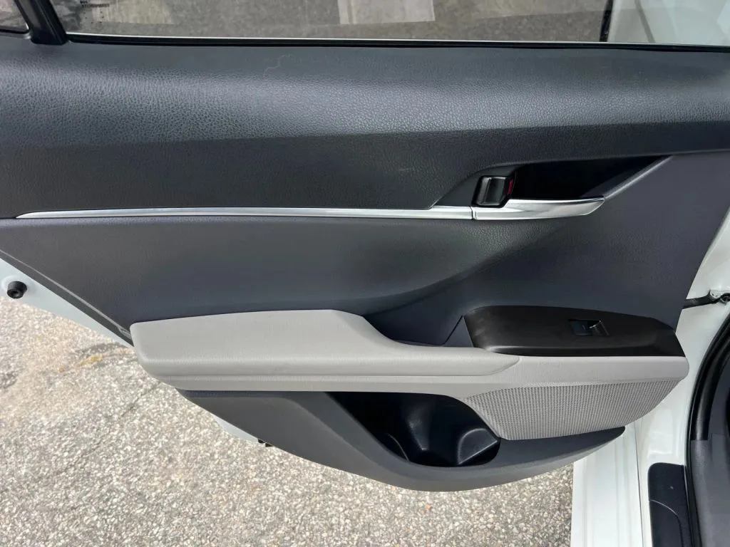 Toyota Camry photo 23