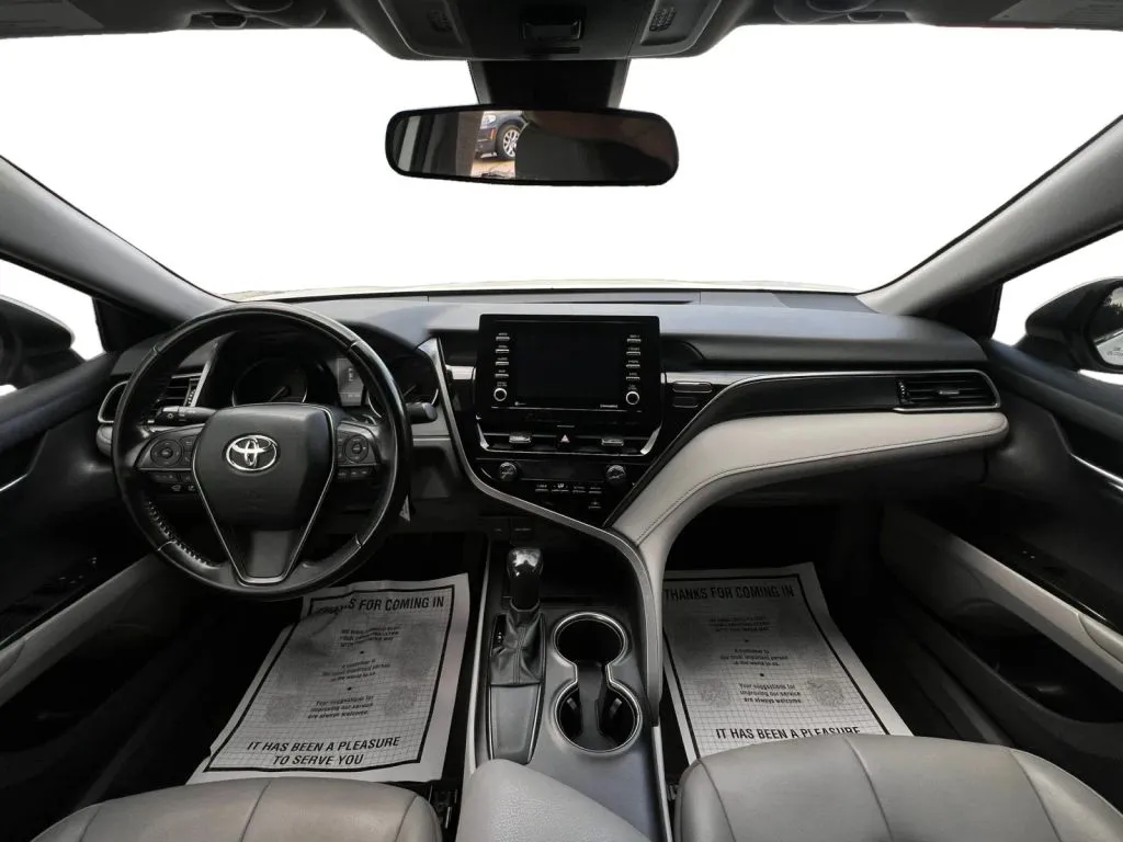 Toyota Camry photo 11