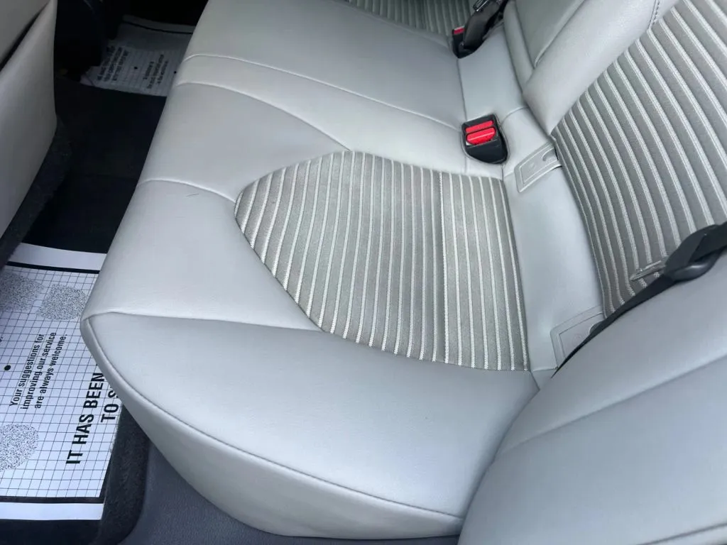 Toyota Camry photo 21