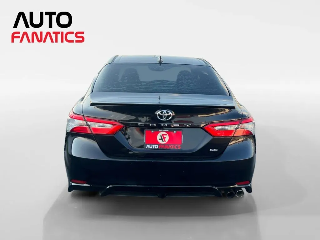 Toyota Camry photo 4