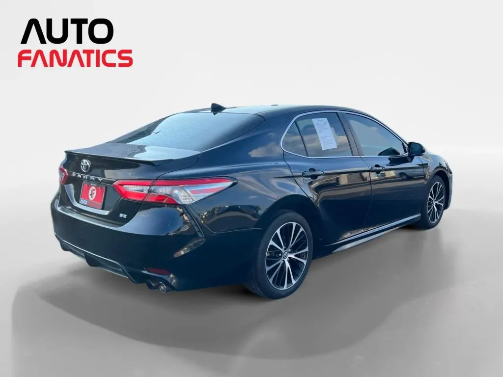 Toyota Camry photo 5