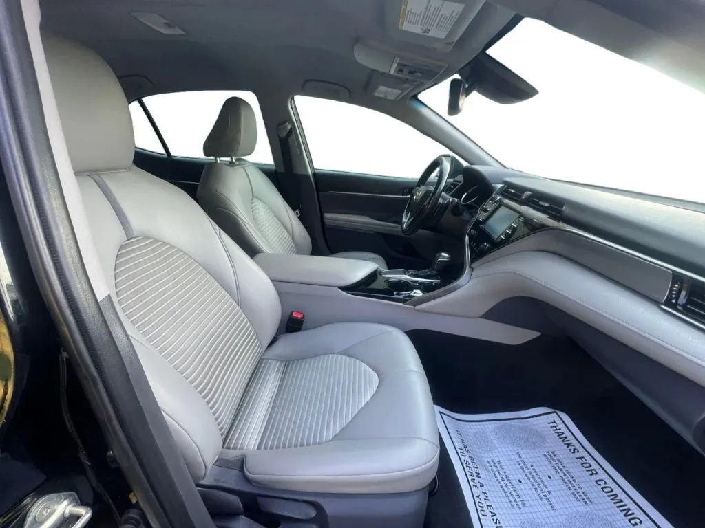 Toyota Camry photo 14