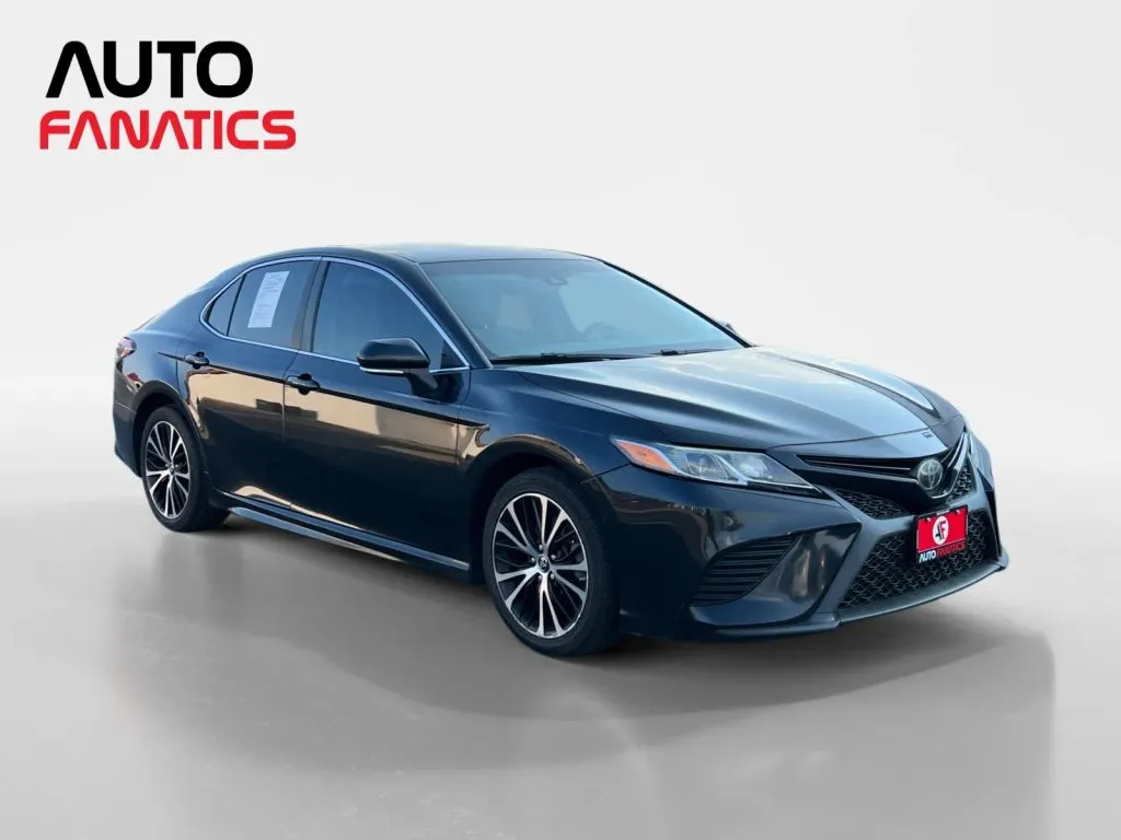 Toyota Camry photo 7