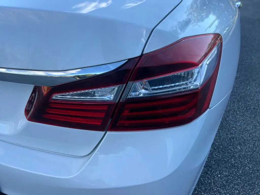 Honda Accord photo 36