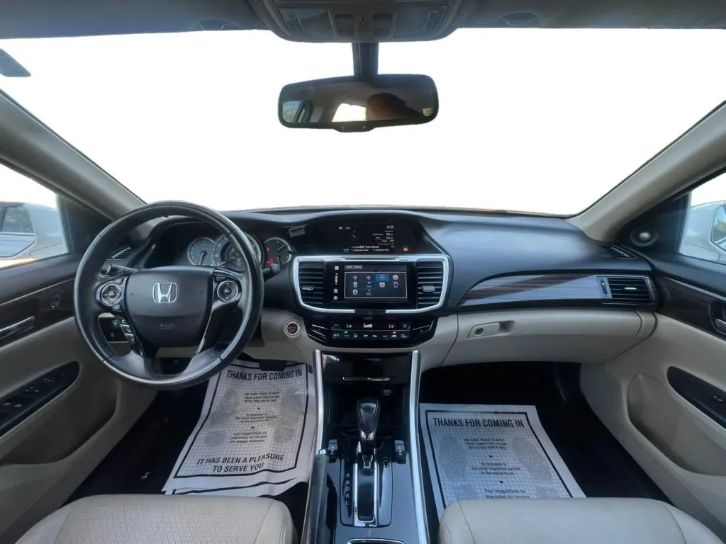 Honda Accord photo 10