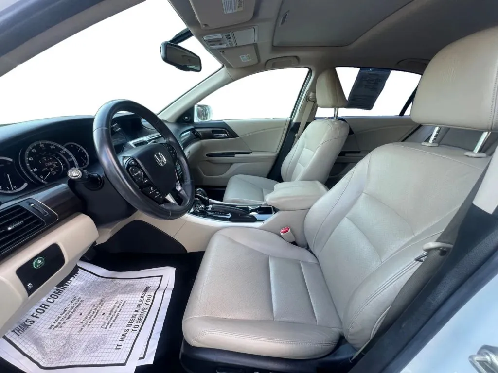 Honda Accord photo 9