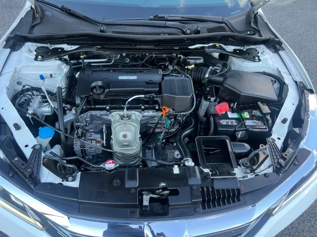 Honda Accord photo 30