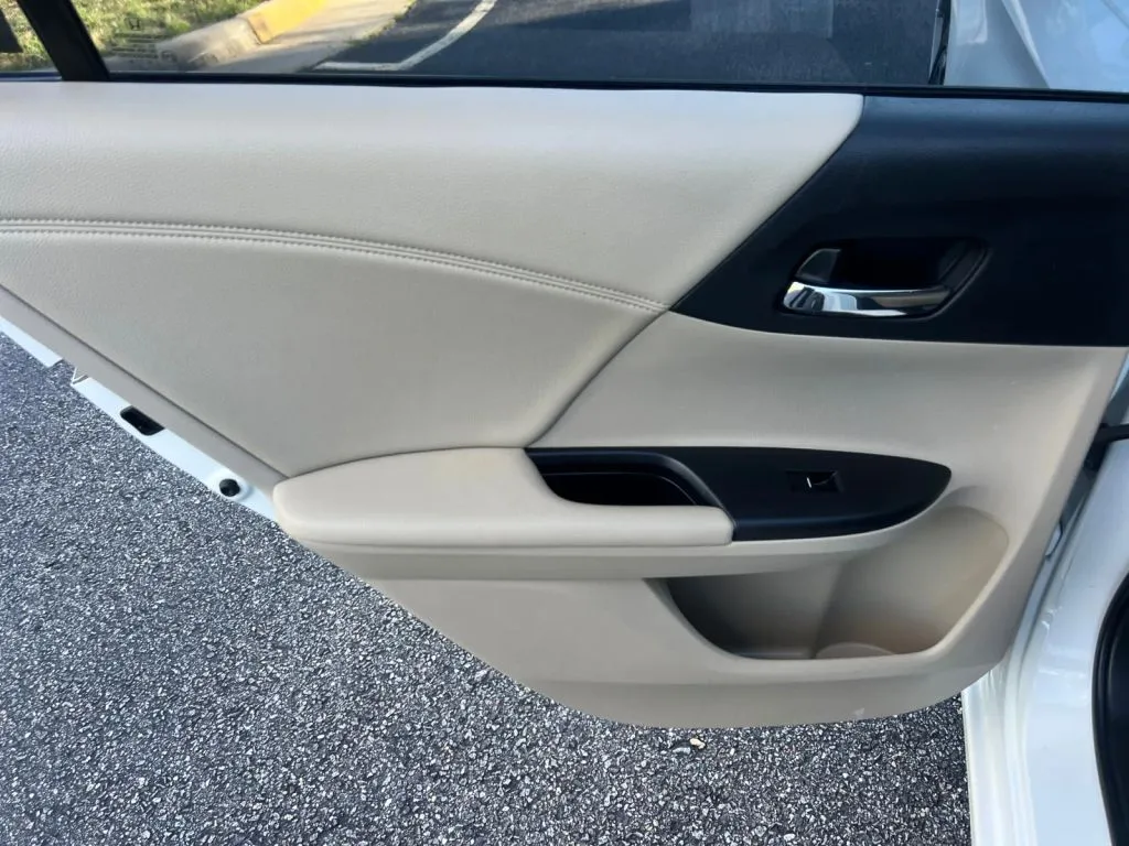 Honda Accord photo 22
