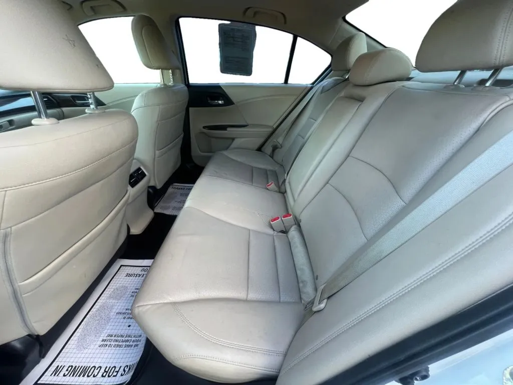 Honda Accord photo 13