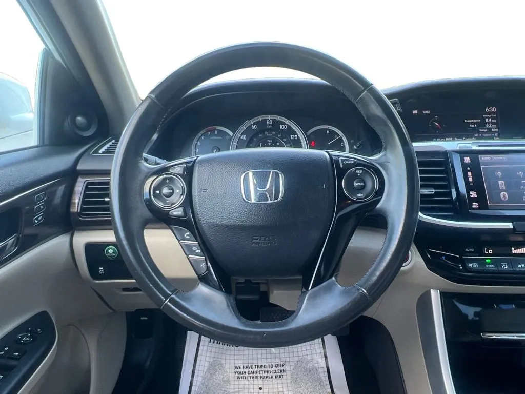 Honda Accord photo 12