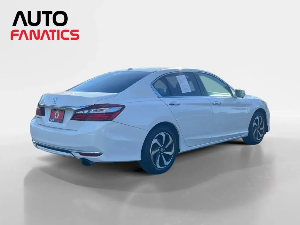 Honda Accord photo 5