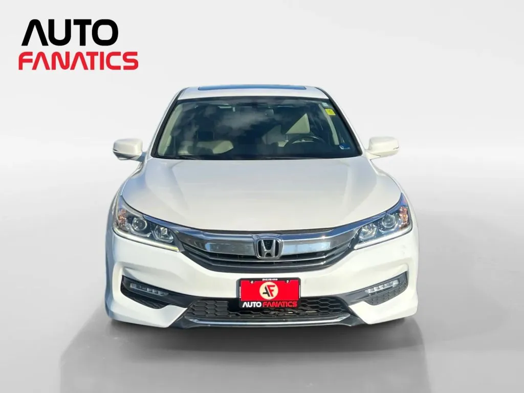 Honda Accord photo 8