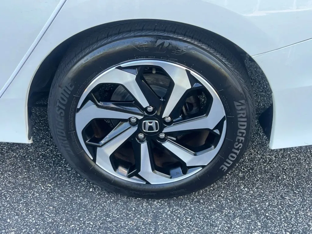 Honda Accord photo 38