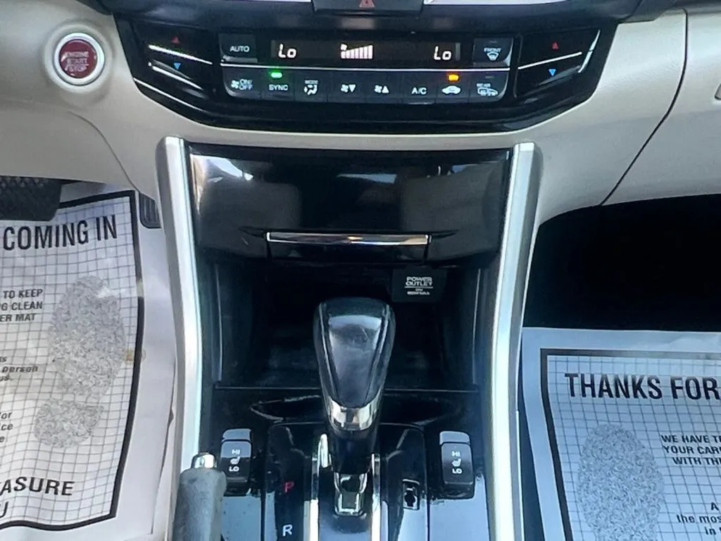 Honda Accord photo 11