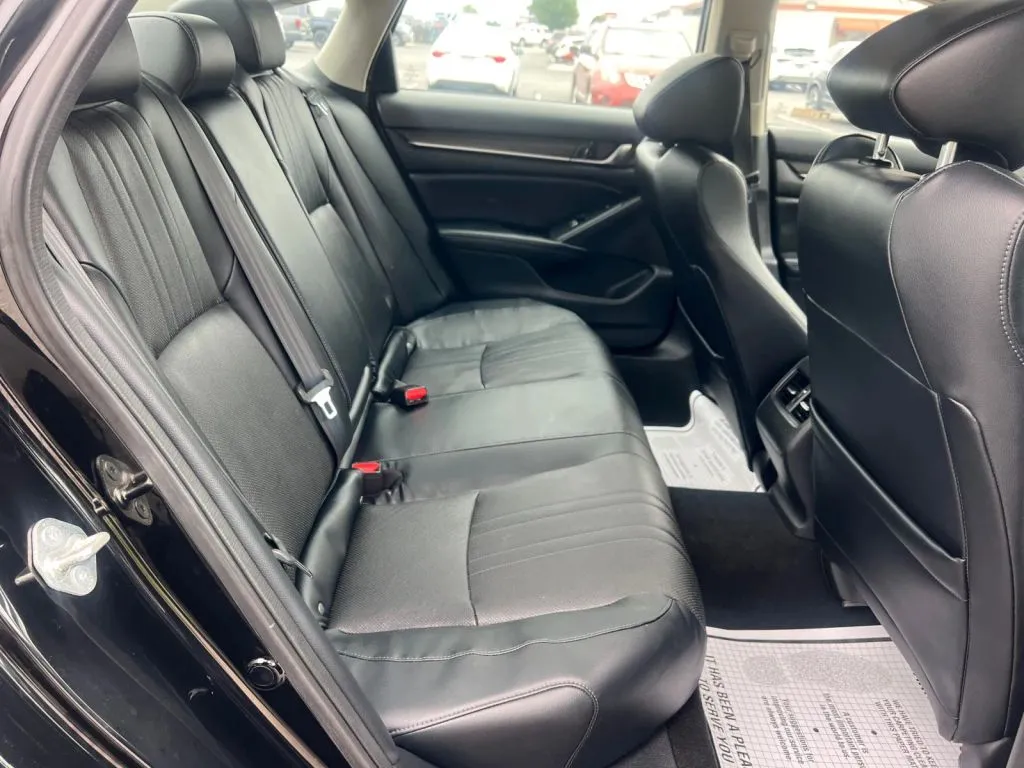 Honda Accord photo 18
