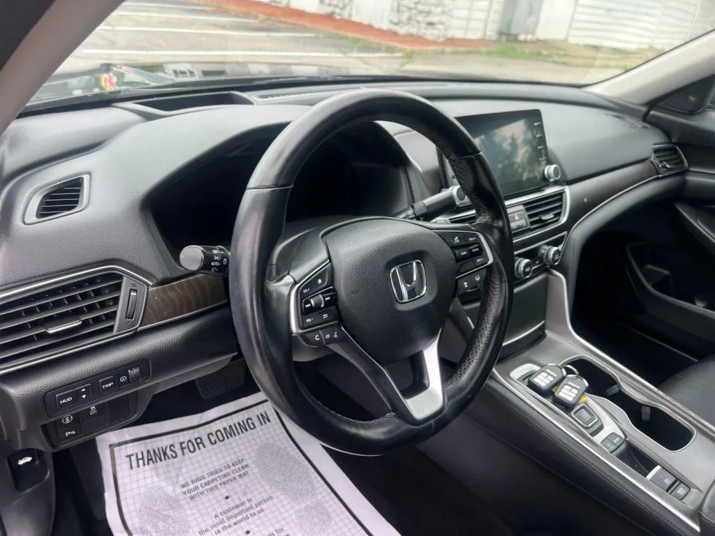 Honda Accord photo 25
