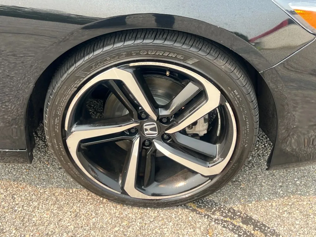Honda Accord photo 30