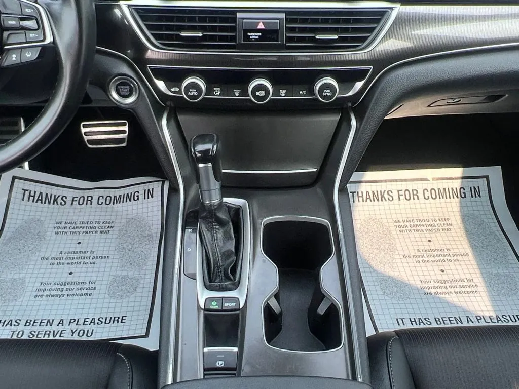 Honda Accord photo 12