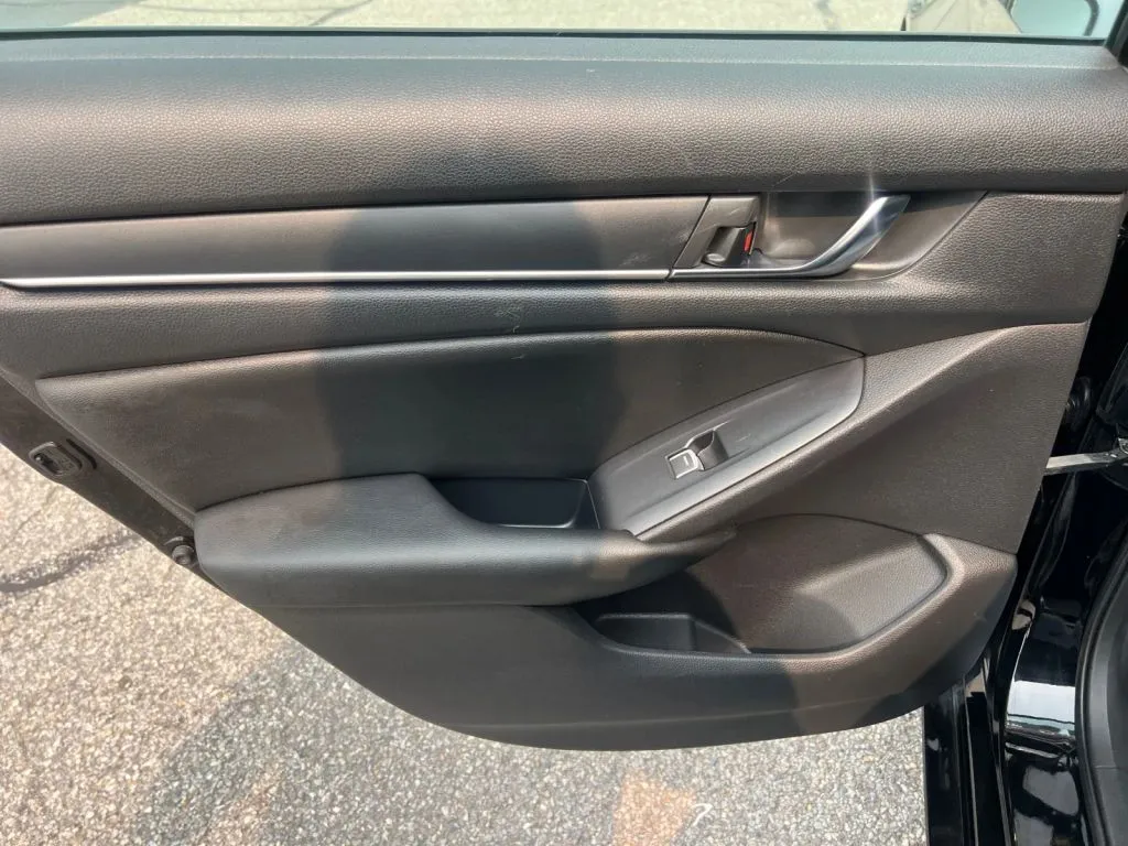 Honda Accord photo 21