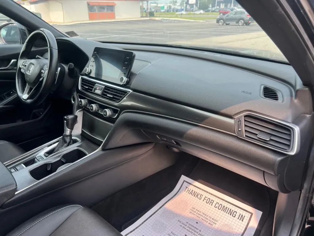 Honda Accord photo 15