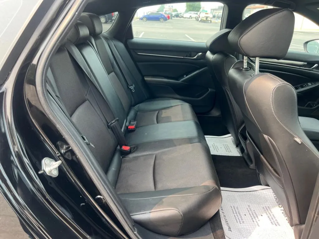 Honda Accord photo 17