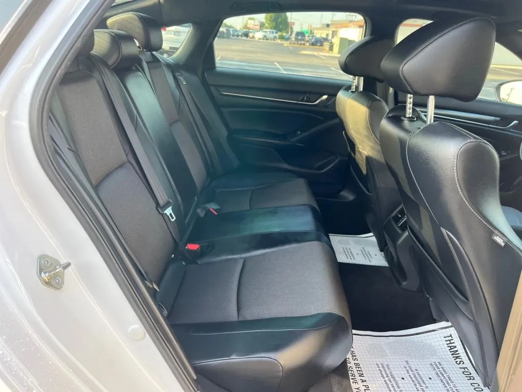 Honda Accord photo 18