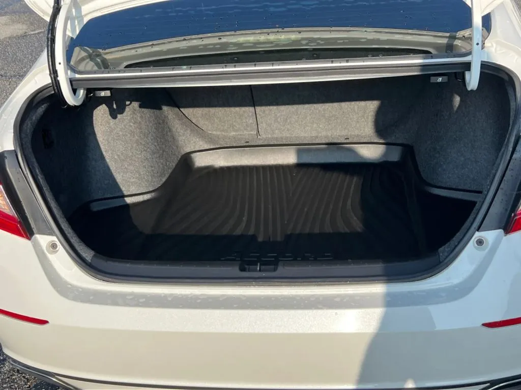Honda Accord photo 21