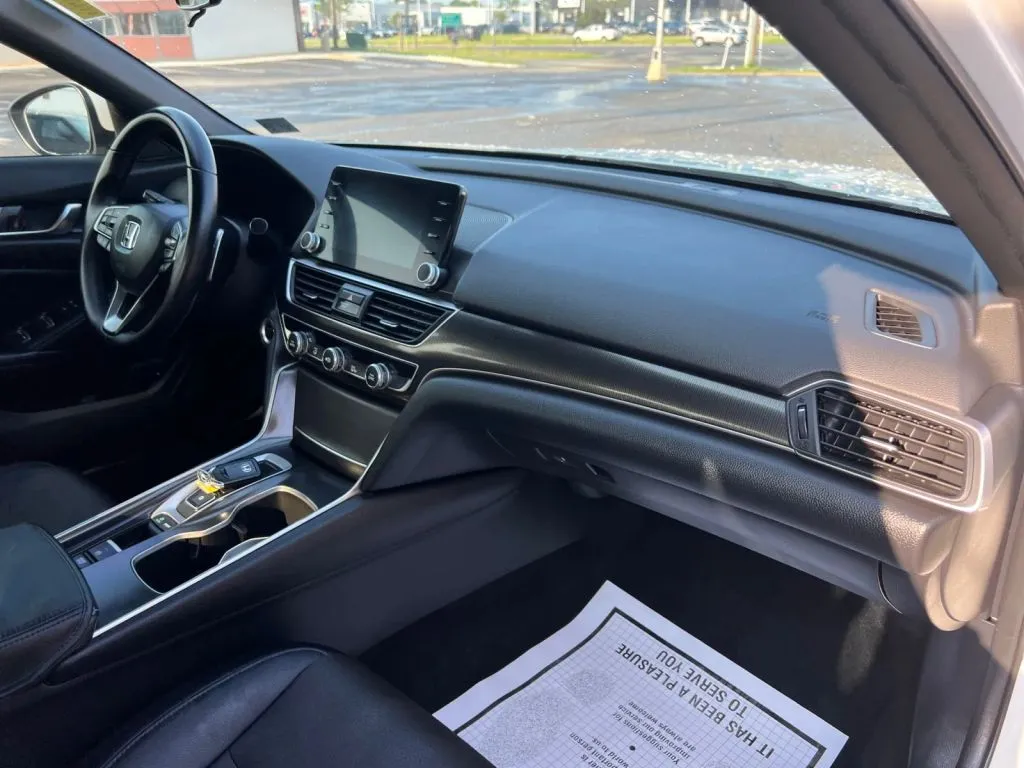 Honda Accord photo 16