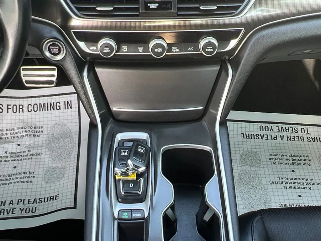 Honda Accord photo 12