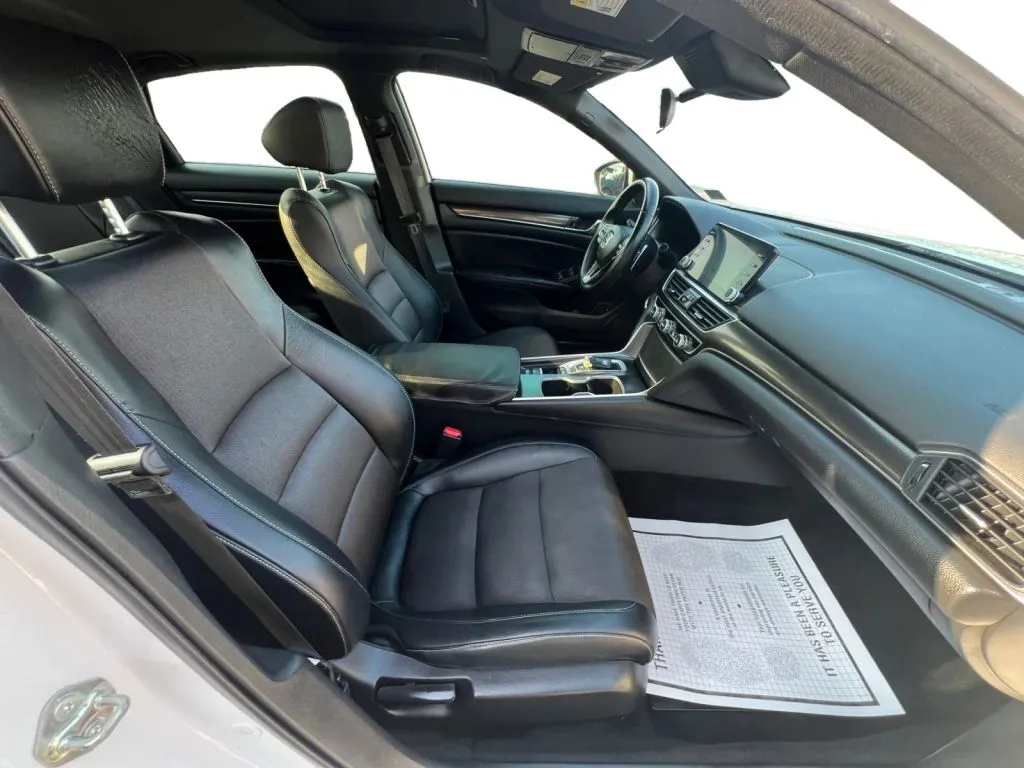 Honda Accord photo 15