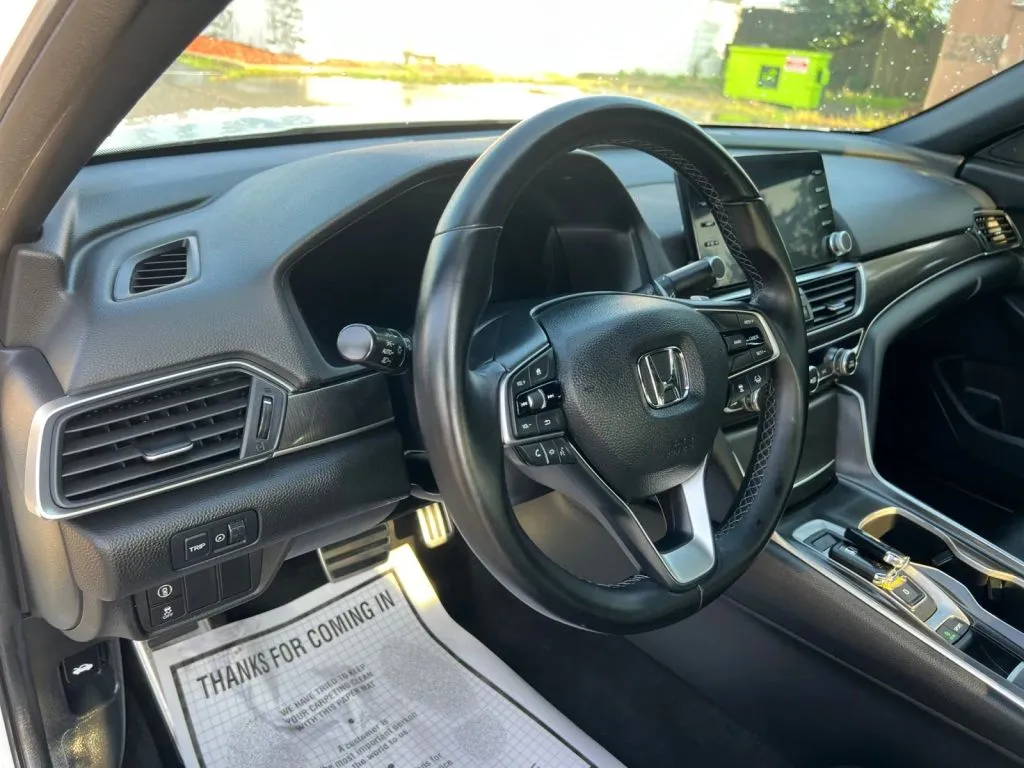 Honda Accord photo 25