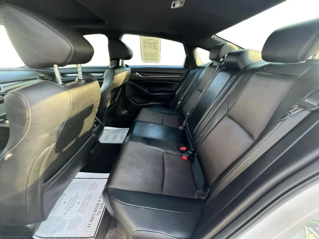 Honda Accord photo 14