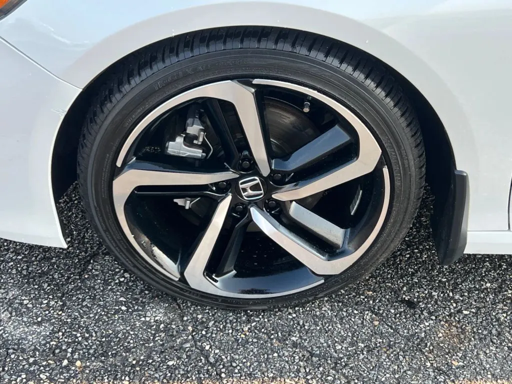 Honda Accord photo 30