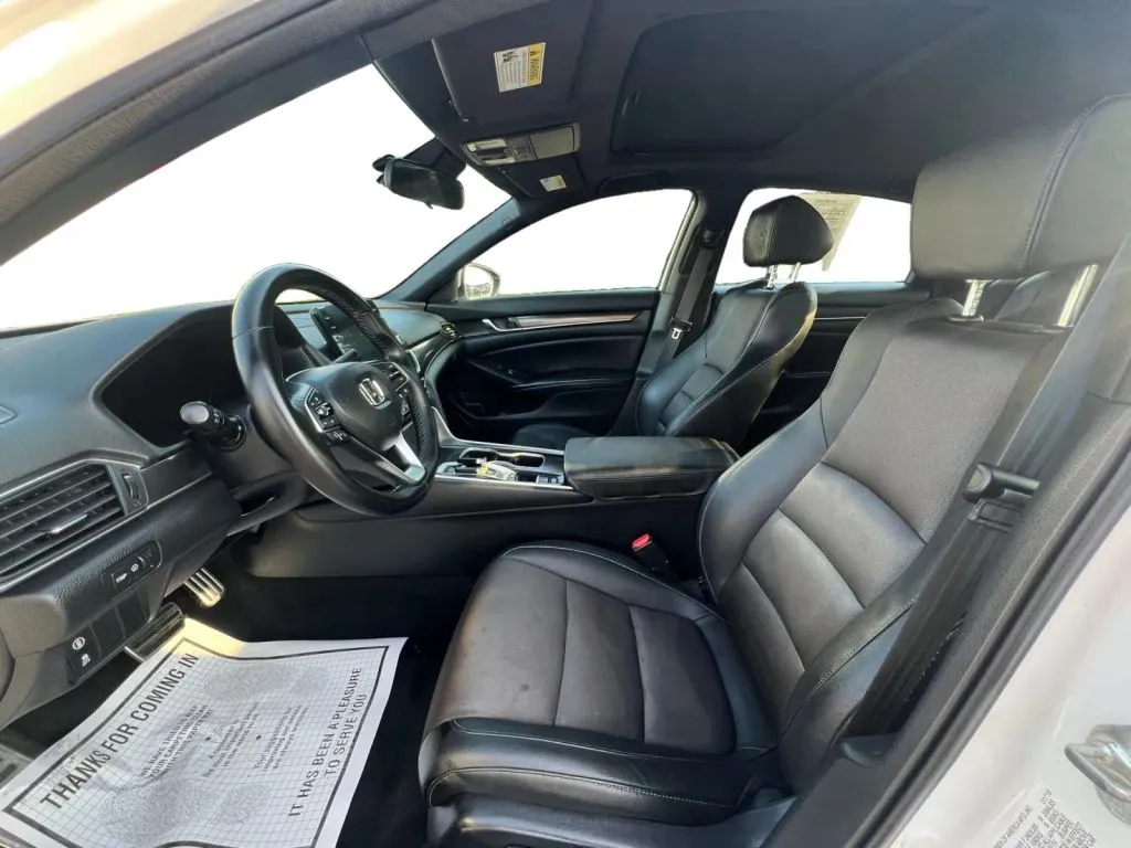 Honda Accord photo 10