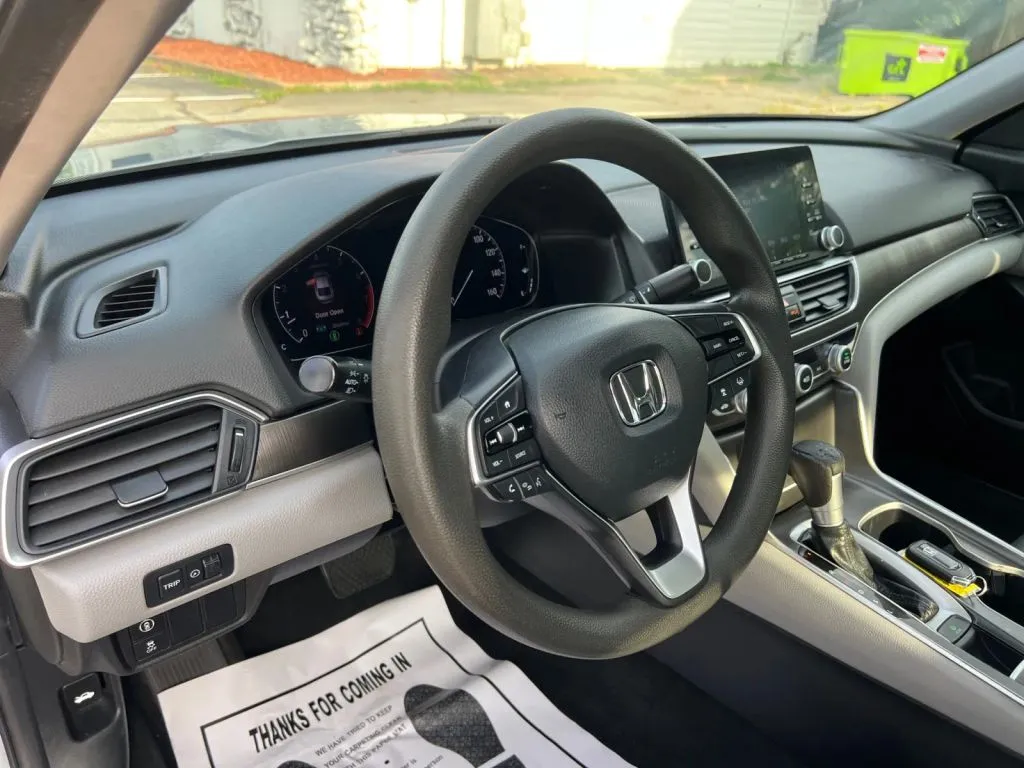 Honda Accord photo 23