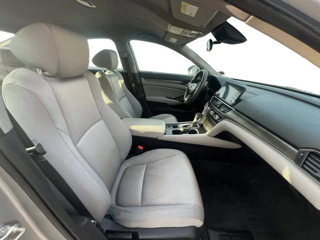 Honda Accord photo 14