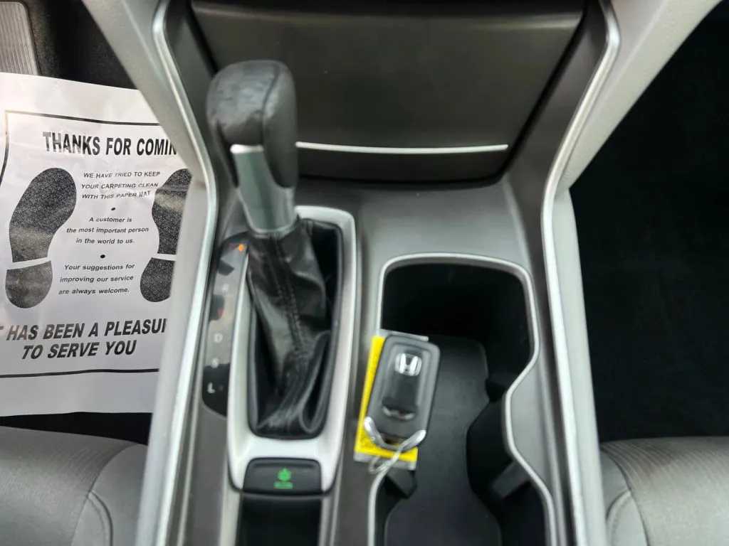 Honda Accord photo 39