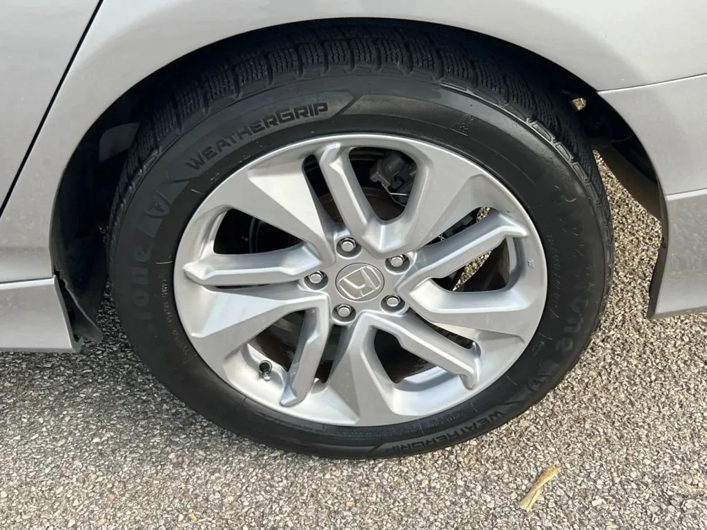 Honda Accord photo 36