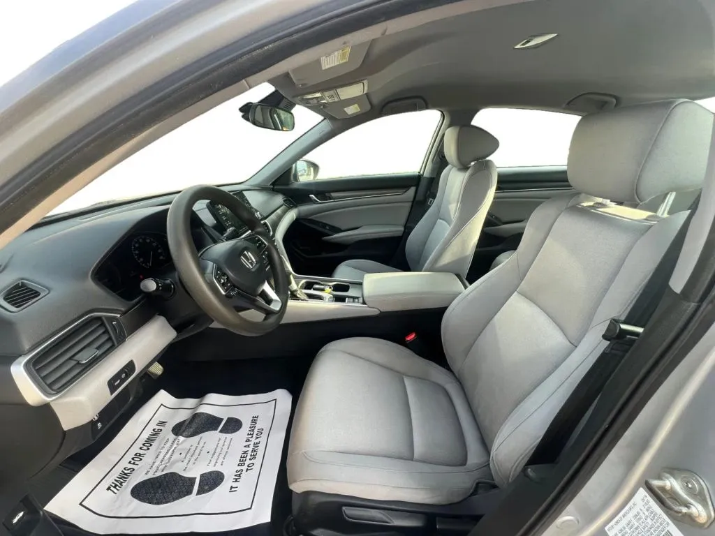 Honda Accord photo 9