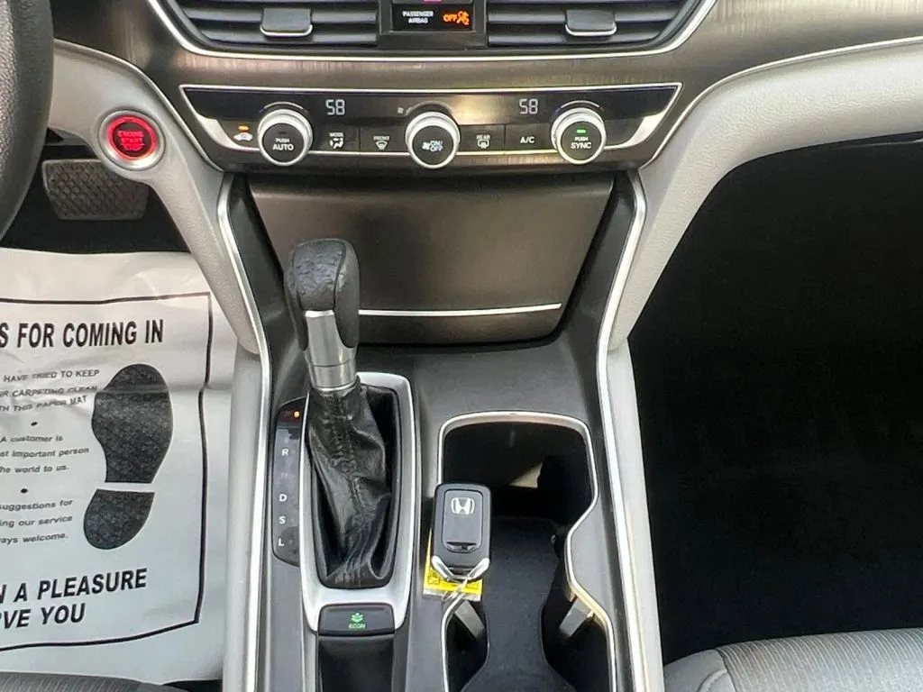 Honda Accord photo 11