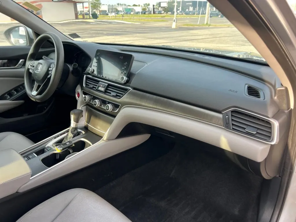 Honda Accord photo 15