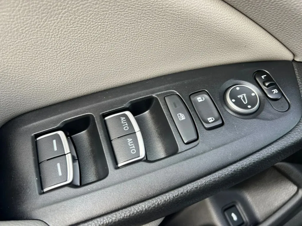 Honda Accord photo 43