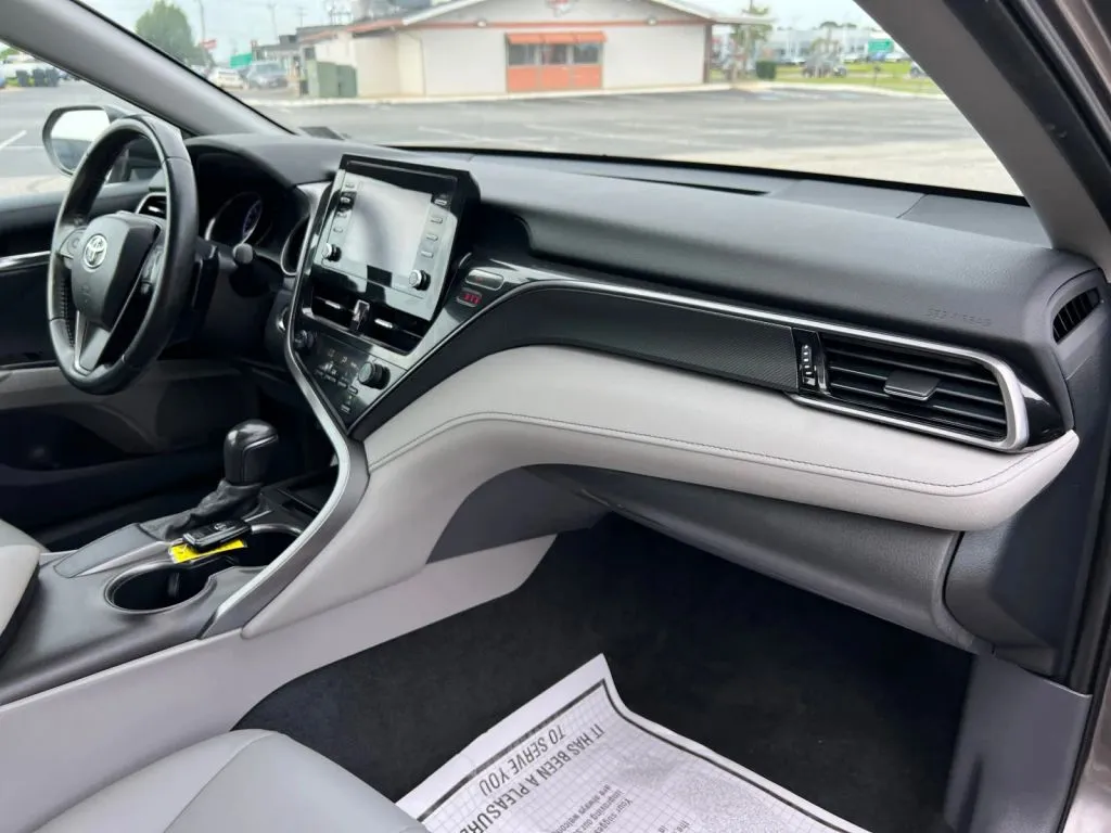 Toyota Camry photo 16